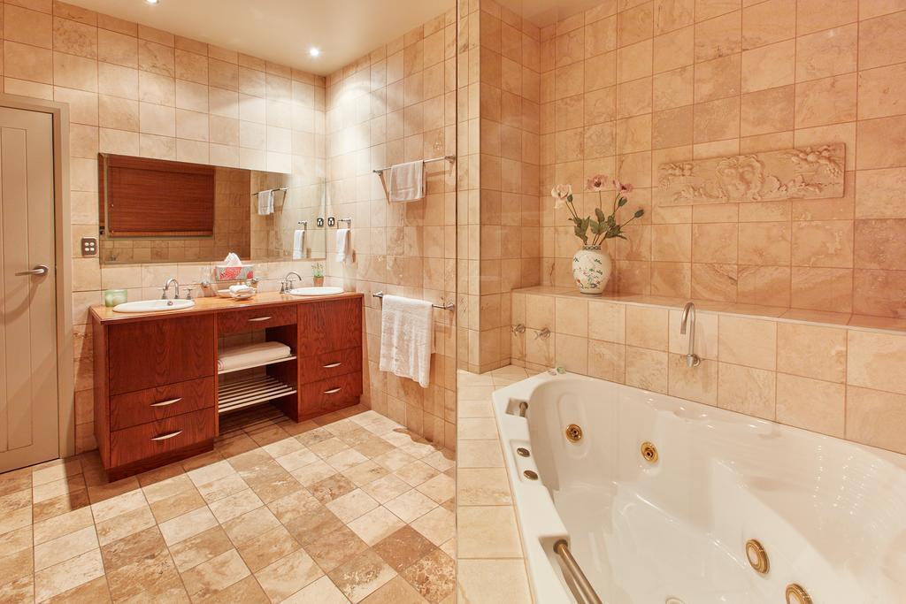 Villa Gusto Luxury Accommodation Porepunkah Exterior photo